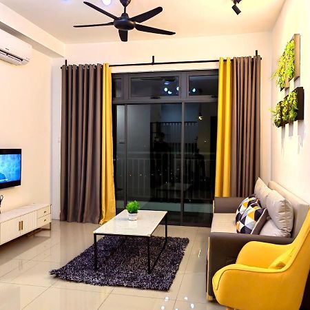 8Scape Residences Batman Vs Ironman@Lsy Home & Leisure Johor Bahru Bagian luar foto
