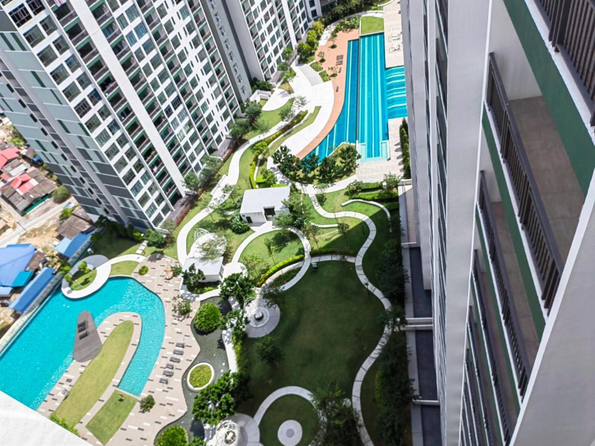 8Scape Residences Batman Vs Ironman@Lsy Home & Leisure Johor Bahru Bagian luar foto