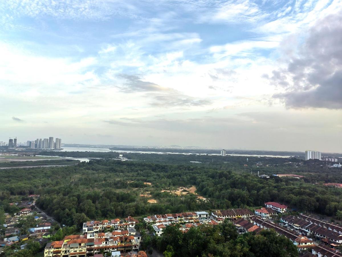 8Scape Residences Batman Vs Ironman@Lsy Home & Leisure Johor Bahru Bagian luar foto