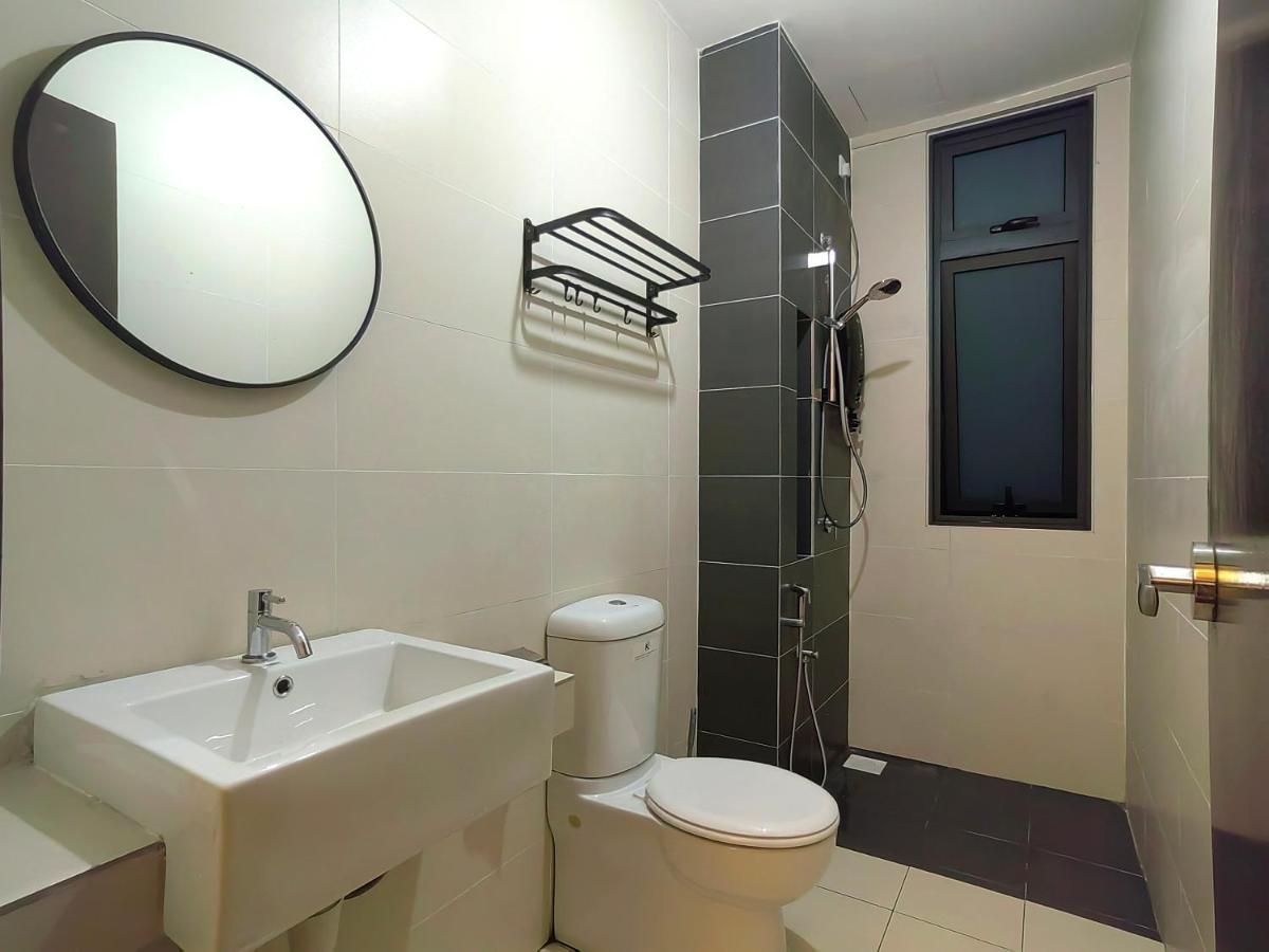 8Scape Residences Batman Vs Ironman@Lsy Home & Leisure Johor Bahru Bagian luar foto