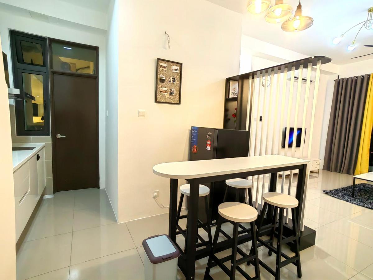 8Scape Residences Batman Vs Ironman@Lsy Home & Leisure Johor Bahru Bagian luar foto